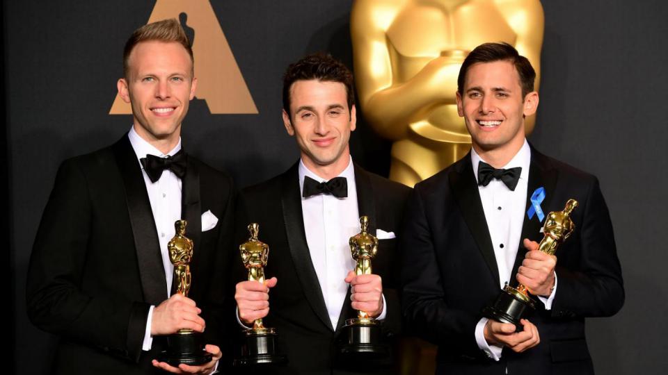 Justin Hurwitz, Benj Pasek e Justin Paul vincitori del premio per la miglior Canzone (City of Stars) agli Oscar del 2017