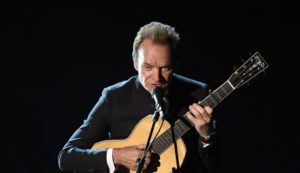 Sting durante la sua esibizione agli Oscar del 2017