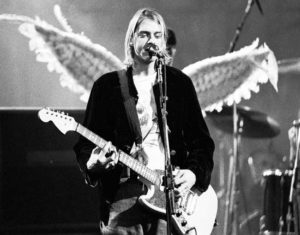 Kurt Cobain sul palco, così come piace a noi ricordarlo